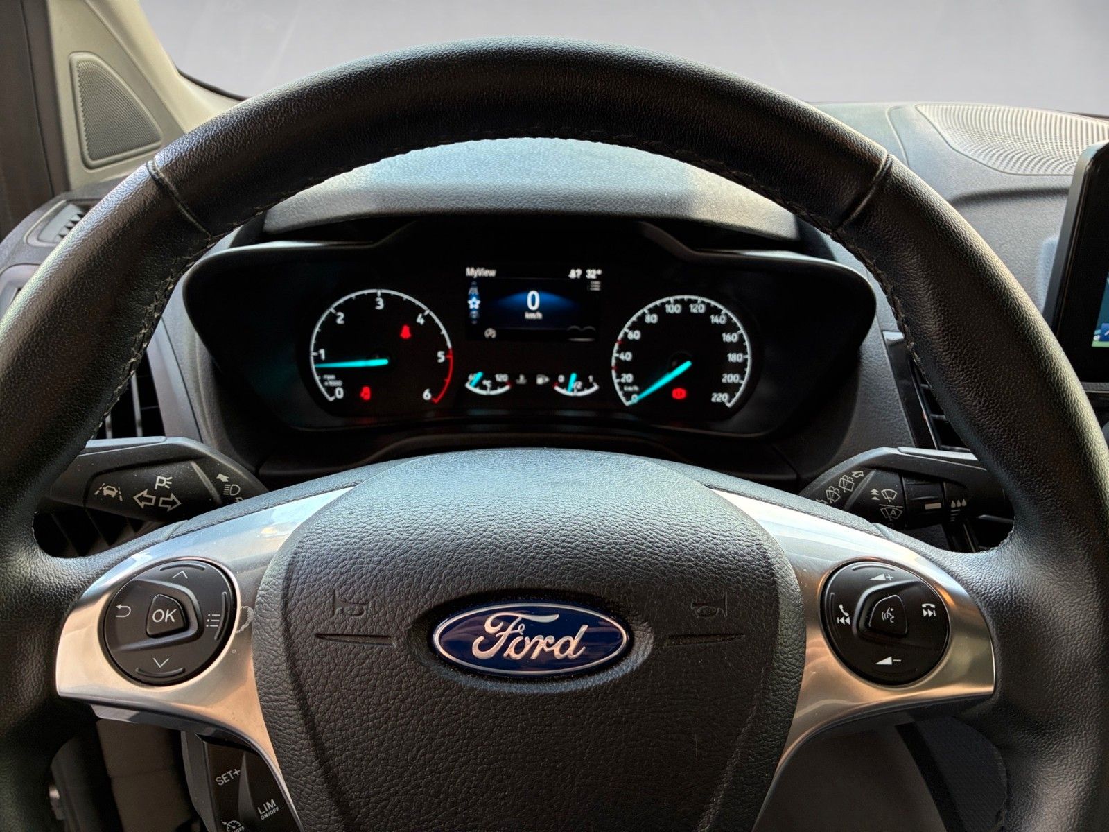 Fahrzeugabbildung Ford Grand Tourneo Connect Titanium 120PS AHK/7Sitze!
