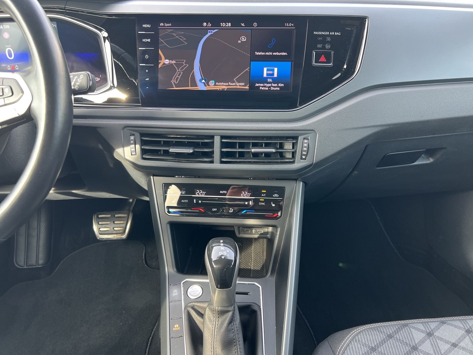 Fahrzeugabbildung Volkswagen Taigo R-Line TSI DSG IQ.Light ACC SHZ RearView N