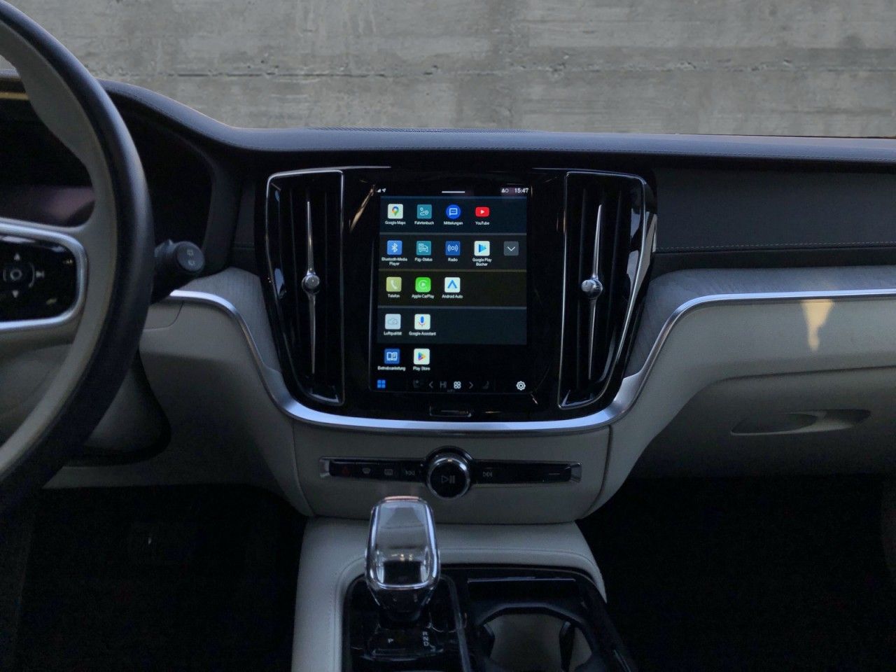 Volvo V60 T8 Twin Engine AWD Ultimate Dark Plug-In foto 11
