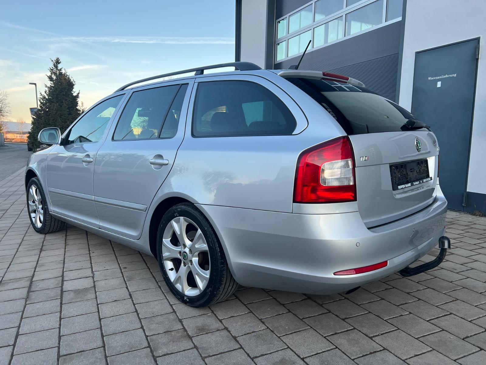 Skoda Octavia Combi Elegance * Automatik * E.Schiebd.*