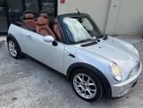 MINI Mini 1.6 16V Cooper Sidewalk Cabrio - MINI Cooper Cabrio: Sidewalk