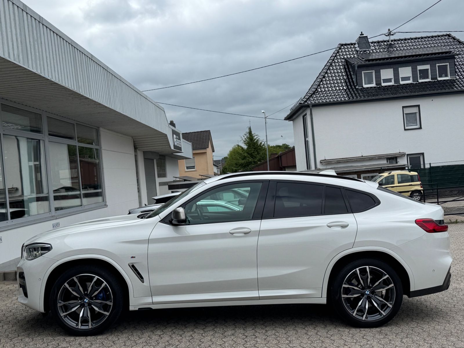 Fahrzeugabbildung BMW X4 M40/ACC/LED/AHK/Leder/HUD/Ambiente/360°Cam/