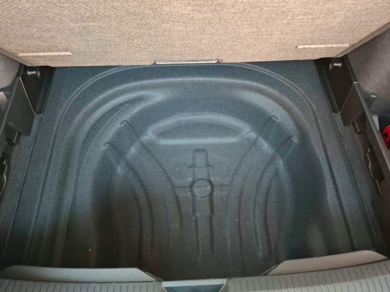 Fahrzeugabbildung Volkswagen Golf VIII Var. Style 1,5 eTSI DSG +IQ.Light+Navi