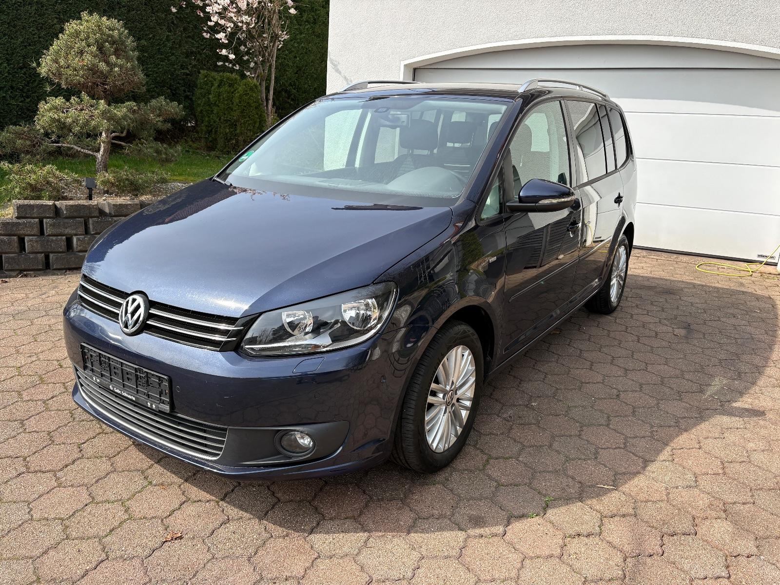 Volkswagen Touran 1.6 TDI CUP,2.HAND,AHK,8xALU,PDC