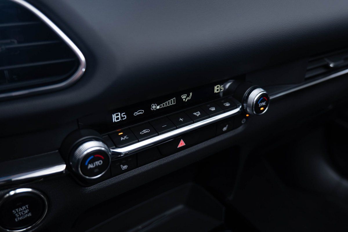 Fahrzeugabbildung Mazda CX-30 2.0i 150PS A/T EXCLUSIVE DASO DESI