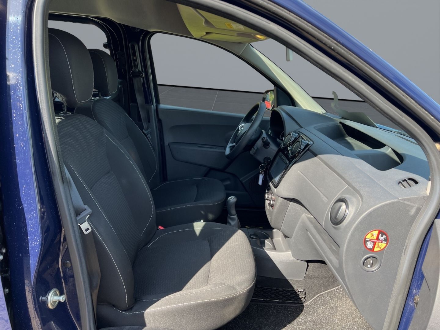 Fahrzeugabbildung Dacia Dokker Comfort 1.2 TCe 115 Navi Klima SHZ Temp T