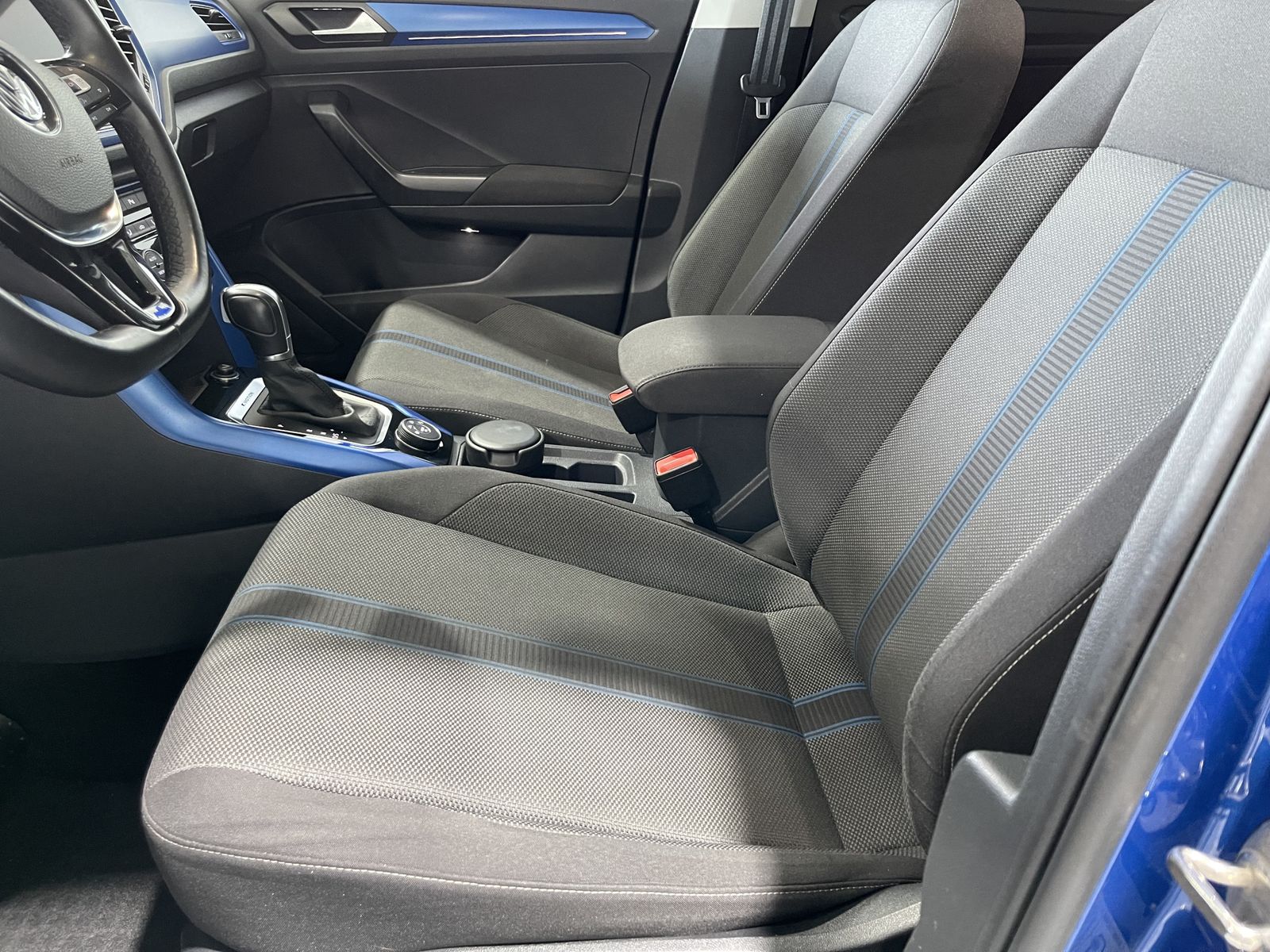 Fahrzeugabbildung Volkswagen T-Roc Style 2.0 TDI*4Motion*LED*Navi*ACC*PDC*