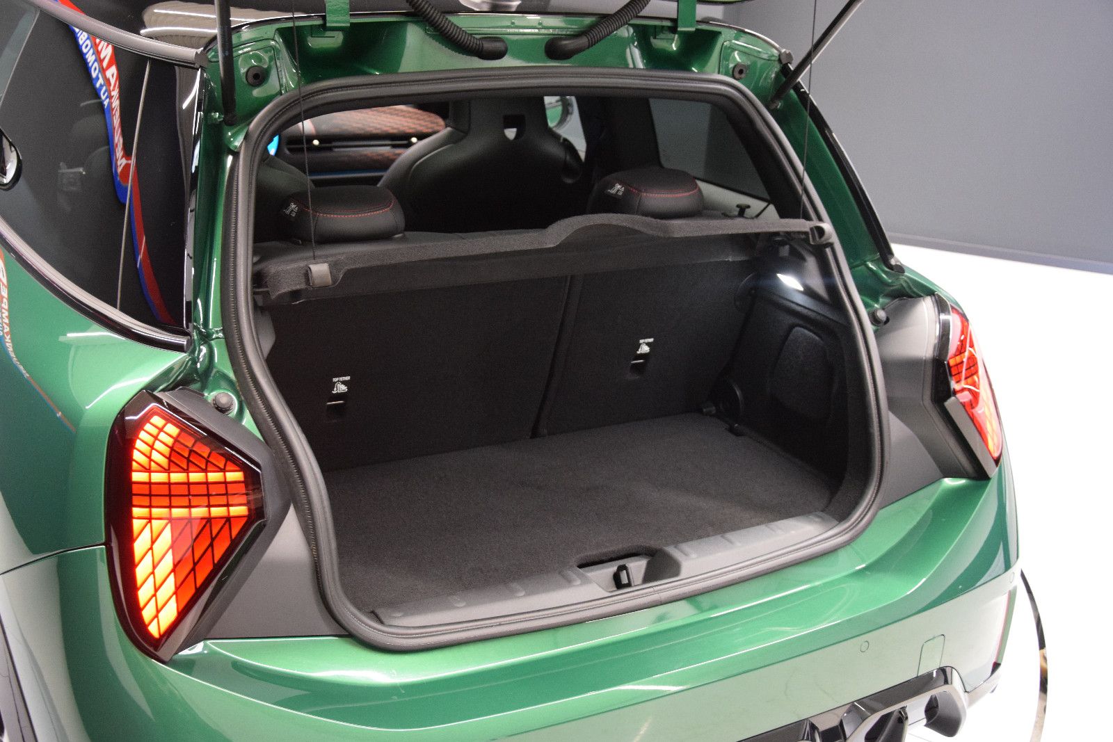 Fahrzeugabbildung MINI Cooper C JCW Trim Paket-XL Pano H&k 360° HuD