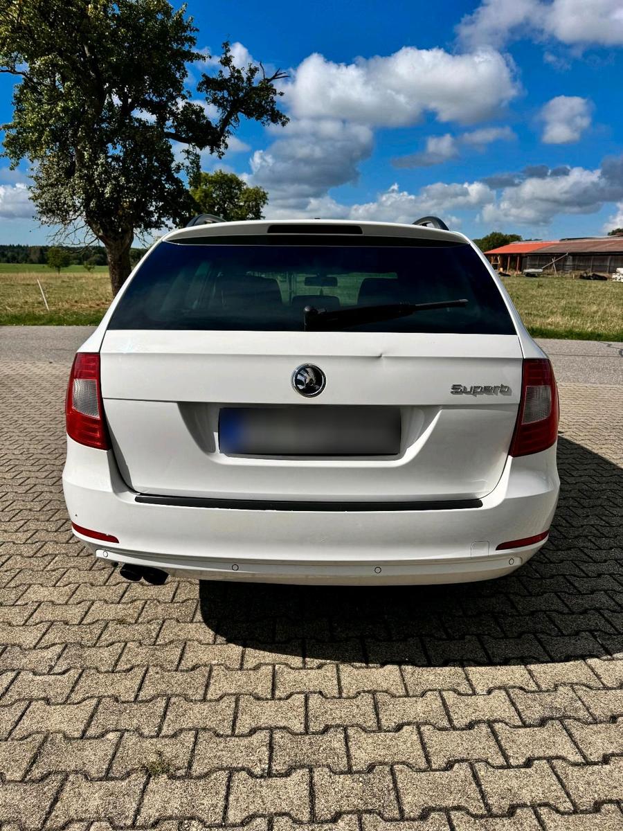 Skoda Superb 2012 — photo 8