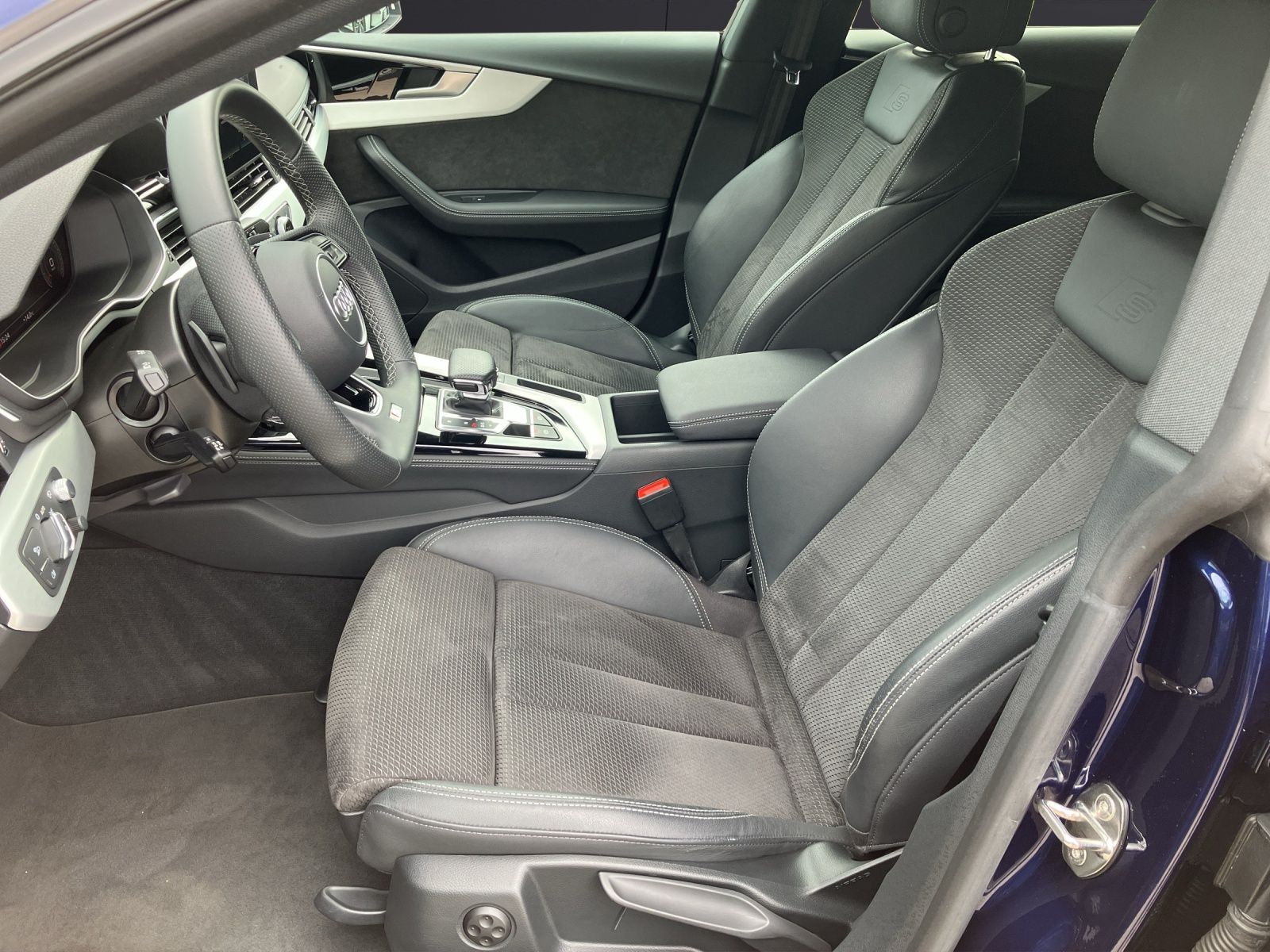 Fahrzeugabbildung Audi A5 Sportback 40 TFSI quattro S line S tronic