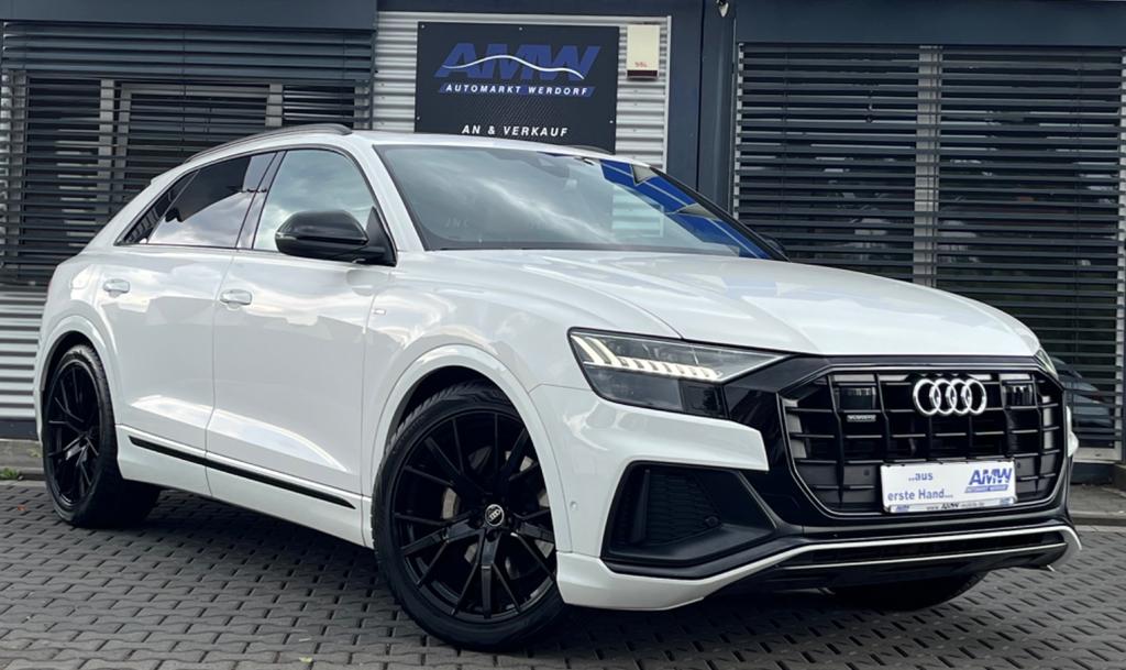 Audi Q8 50 S Line Competition Plus PanoAHKACCVOLL 2022