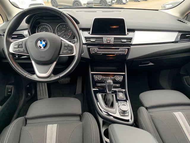 Fahrzeugabbildung BMW 218d Gran Tourer Automatik+LED+Navi+Sportsi.+AHK