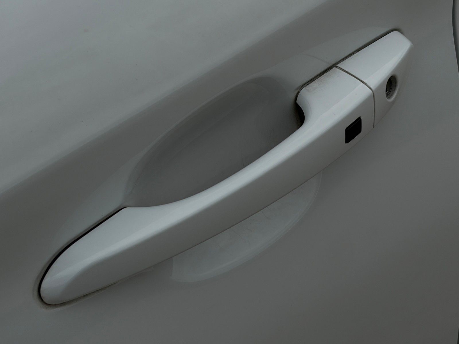 Fahrzeugabbildung Hyundai KONA E Select SHZ LHZ ACC PDC LFA LKA CAM CarPl.