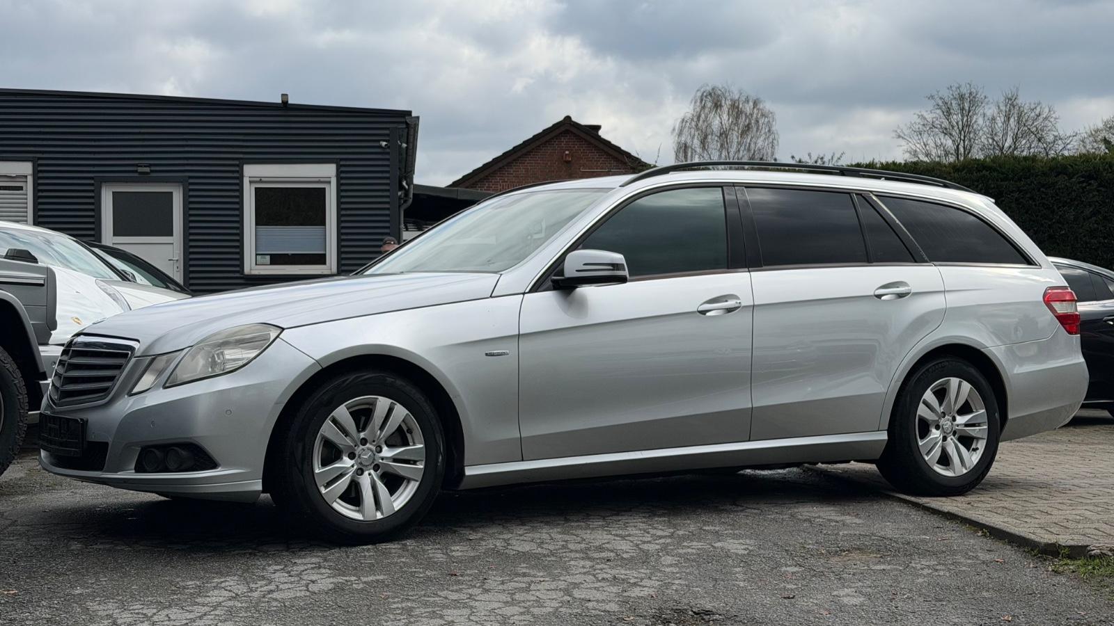 Mercedes-Benz E 220 CDI|Spurhalteasist|Navi|Totwinkel|Tempomat