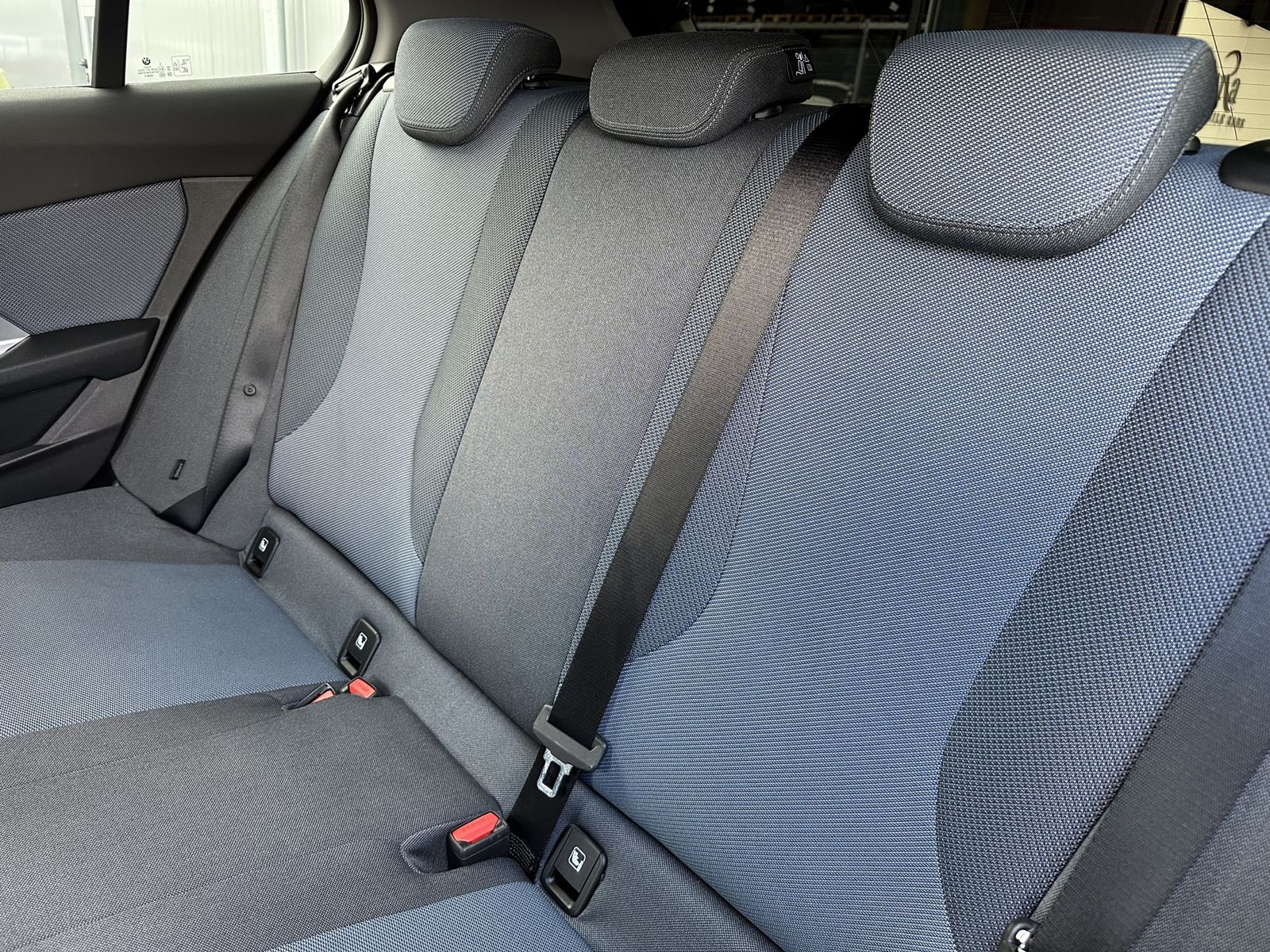 Fahrzeugabbildung BMW 120 i NAV+LED+KAMERA+SHZ+VCOCKPIT+PARKASS+BHZLKR