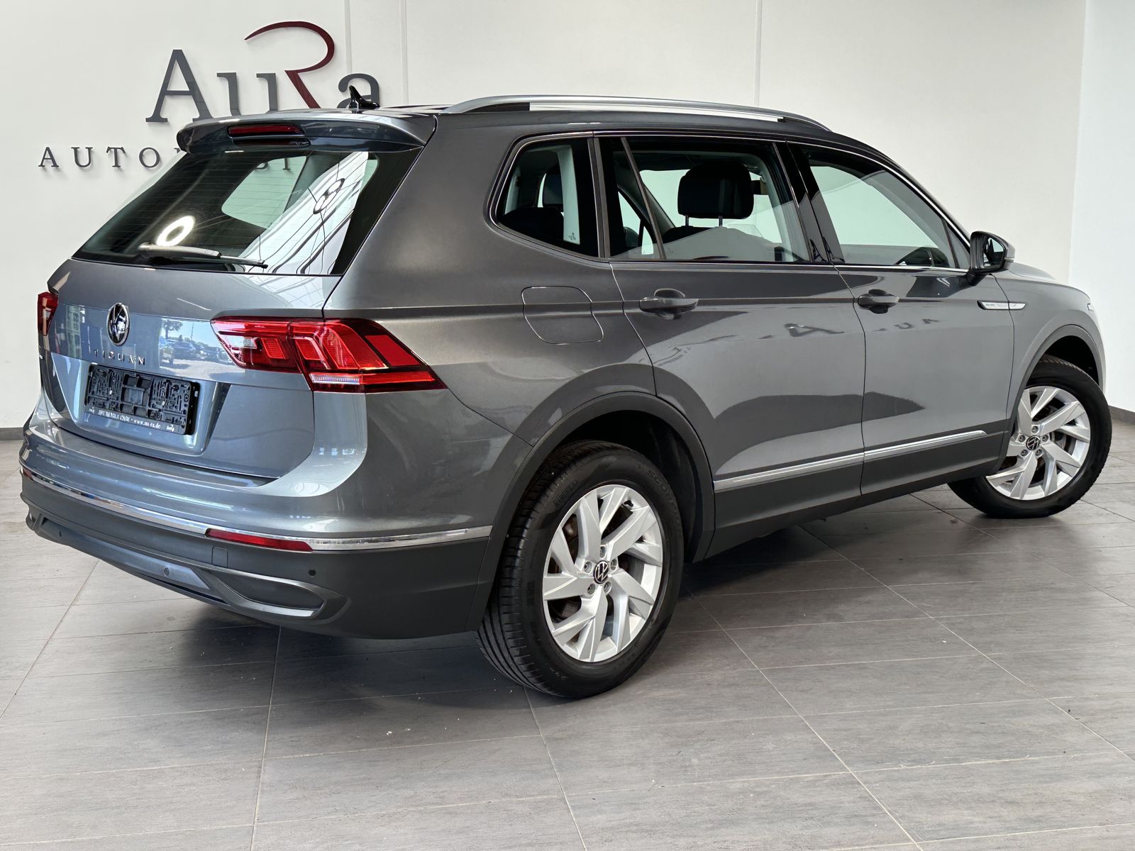 Fahrzeugabbildung Volkswagen Tiguan Allspace Life NAV+LED+PANO+HEAD-UP+18ZOLL
