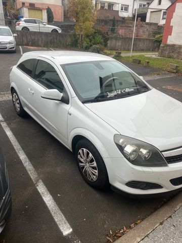 Opel Astra h gtc 1.4