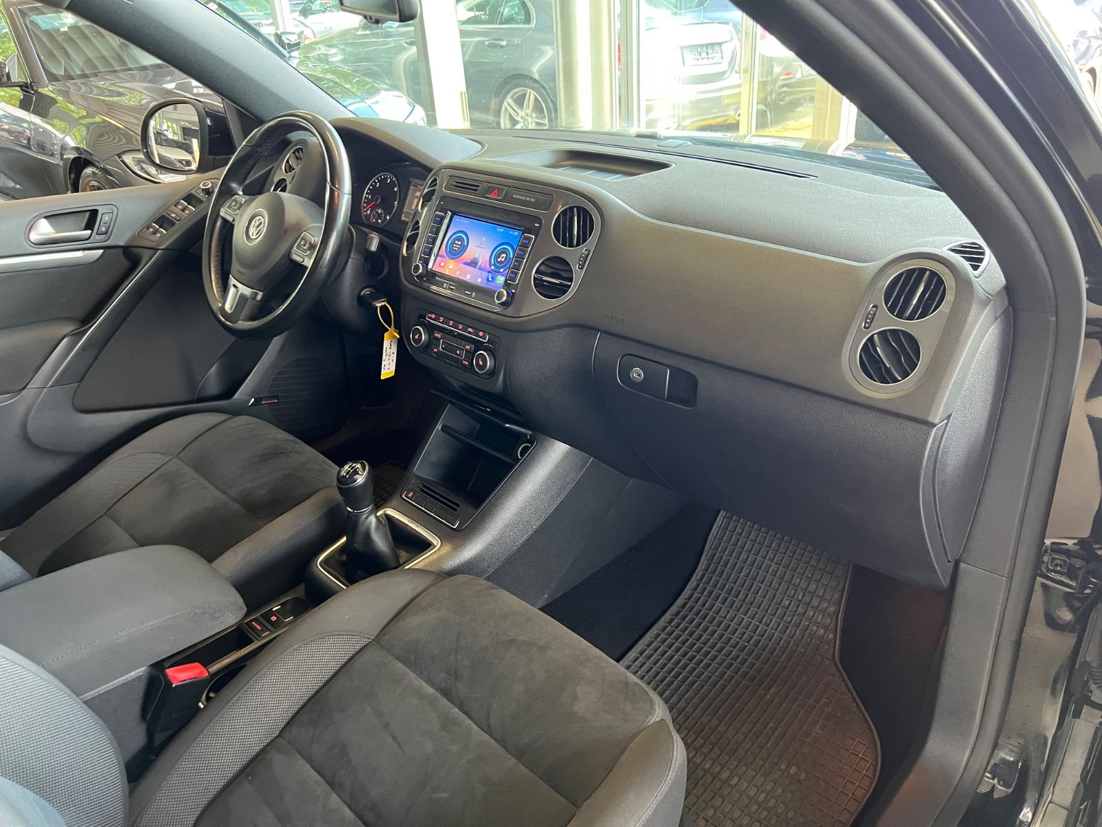 Fahrzeugabbildung Volkswagen Tiguan 2.0TDI Sport & Style 4Motion *PANO*XENON*