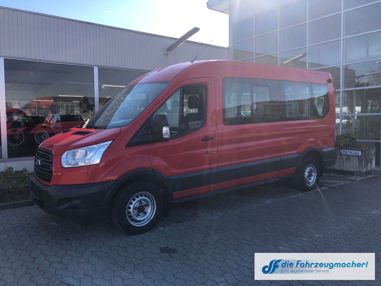 Fahrzeugabbildung Ford Transit Kombi 350 Behindertengerecht *4085