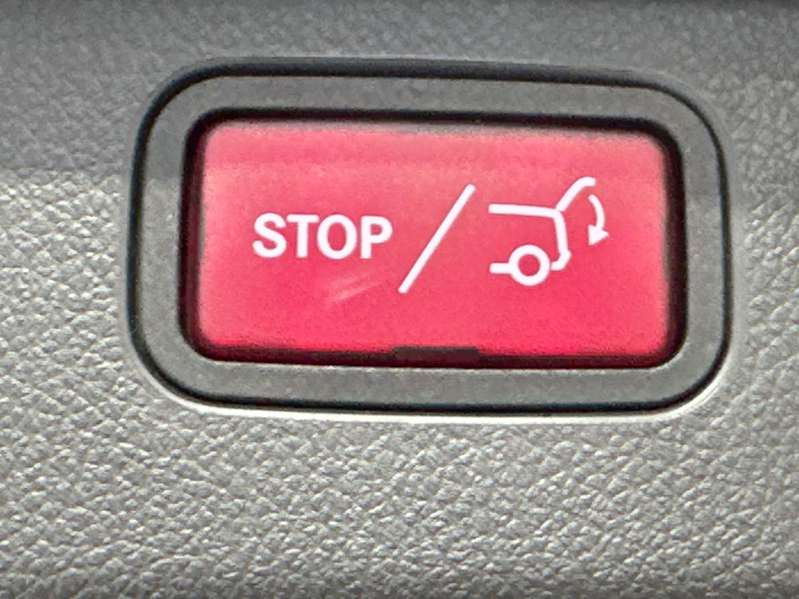 Fahrzeugabbildung Mercedes-Benz C 220d T Avantgarde NAV+LED+KAM+VCOCKPIT+CARPLAY