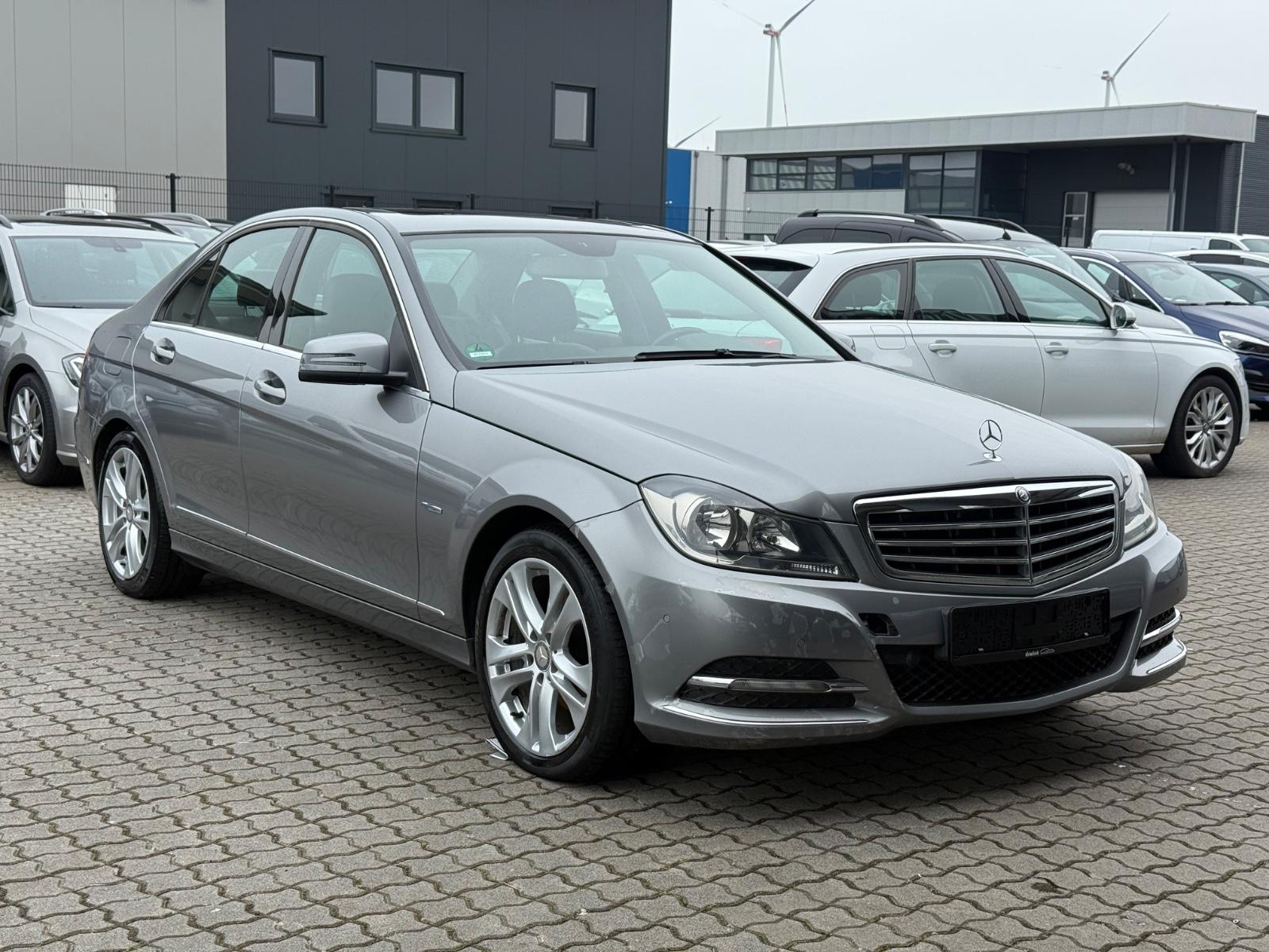 Mercedes-Benz C180 CGI Lim. Automatik Avantgarde Leder Navi