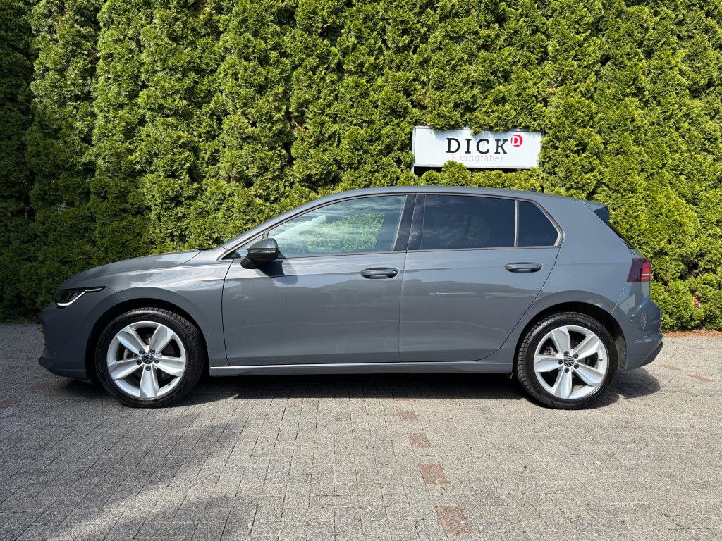 Fahrzeugabbildung Volkswagen Golf Lim. 2.0 TDI DSG Goal LED+KAM+ACC+SHZ+CARPL
