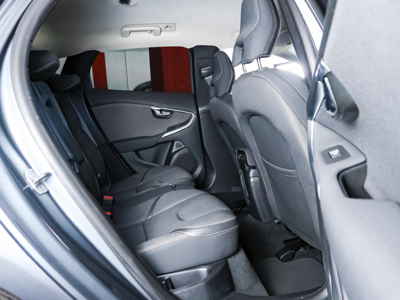 Volvo V40 Cross Country You! *KAMERA-NAVI-SHZ-TEMPOMAT