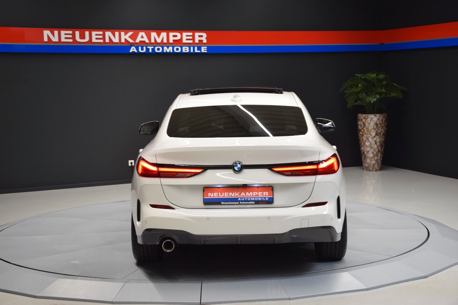 Fahrzeugabbildung BMW 218i M Sport Gran Coupe Panorama ACC H&k Memory