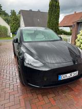 Tesla Model Y SR RWD 2023|AHK|8-fach bereift - Tesla Gebrauchtwagen in Bremen