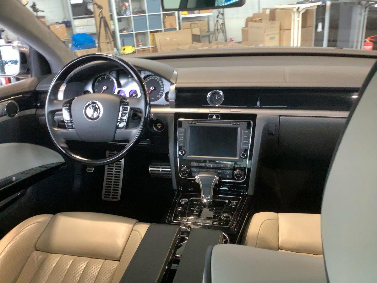 Volkswagen Phaeton 4.2 V8 4-SITZE KURZ*VOLL*VW SCHECKHEFT*