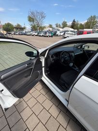 Volkswagen Golf - 7