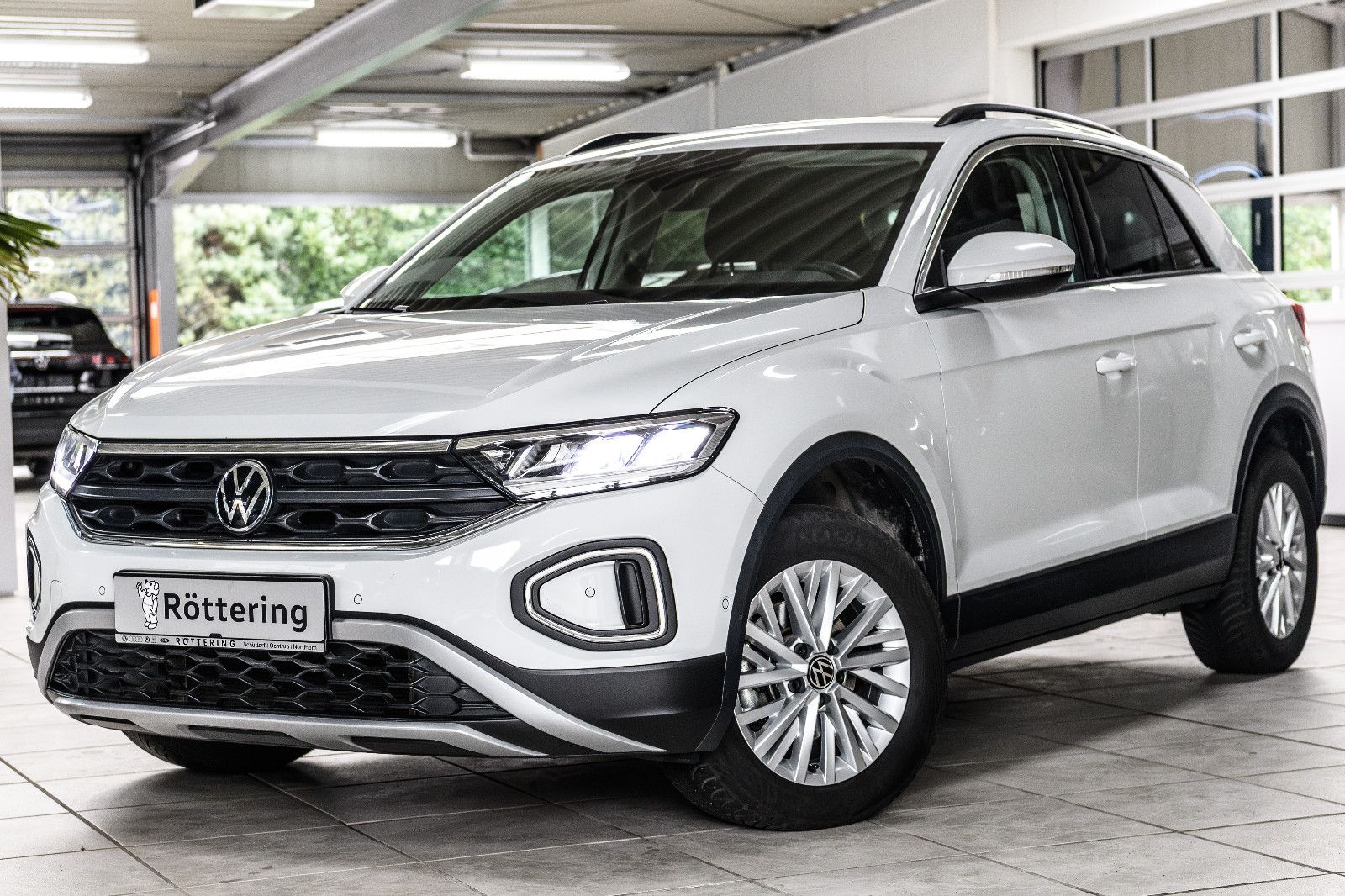 Fahrzeugabbildung Volkswagen T-Roc Life 1.0 TSI NAVI+PDC+SHZ+APP