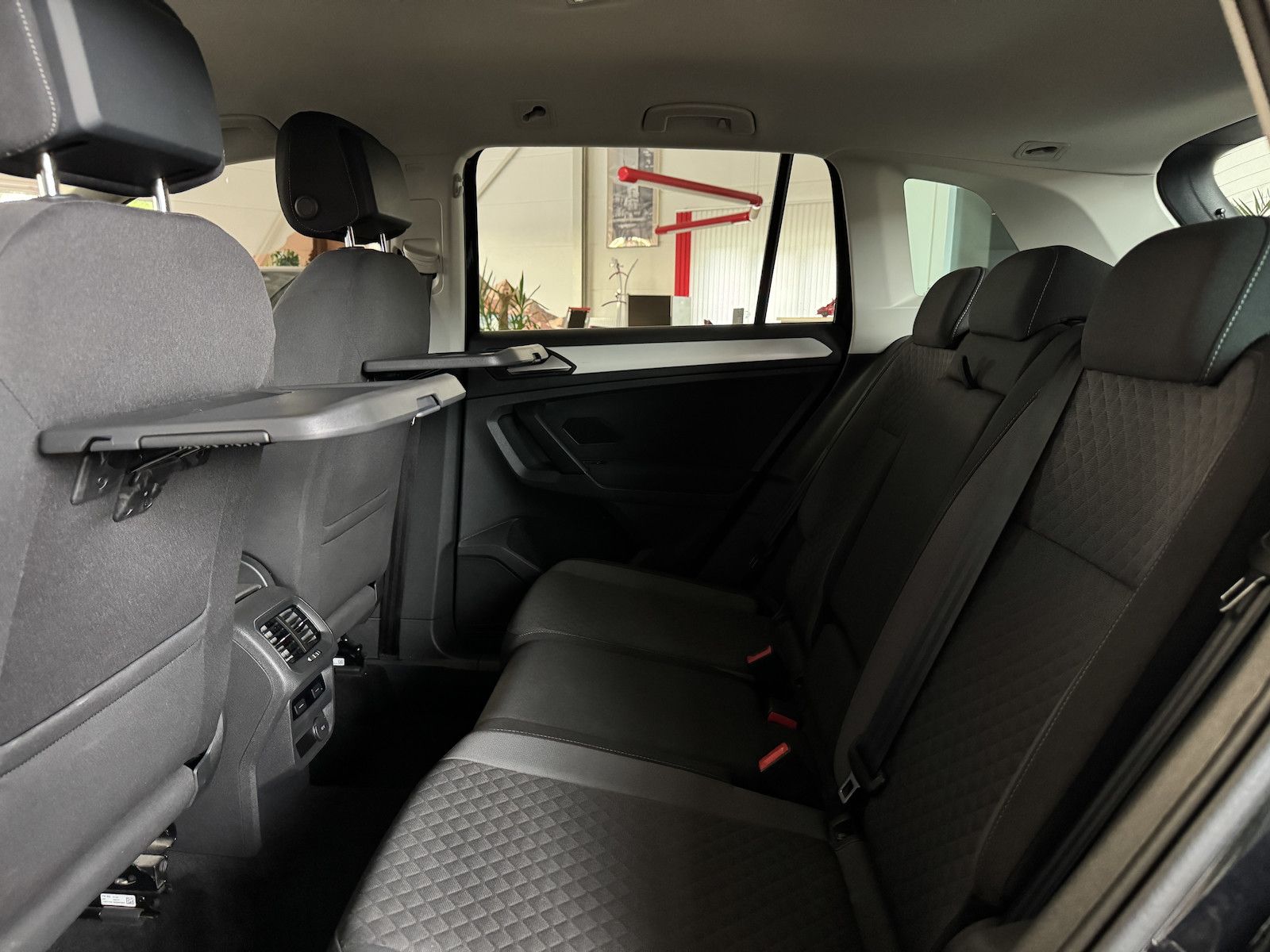 Fahrzeugabbildung Volkswagen Tiguan 1.5 TSI DSG Navi//DAB/ACC/Spur/Ahk