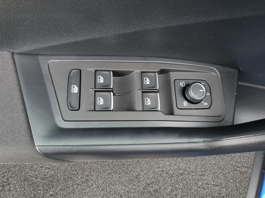 Fahrzeugabbildung Volkswagen T-Roc 1.5 TSI ACT Style Climatronic,NSW,PDC