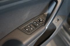 VW Tiguan 2.0 TDI Highline R-Line 4Motion | Pano VW Tiguan 2.0 TDI Highline R-Line 4Motion | Pano