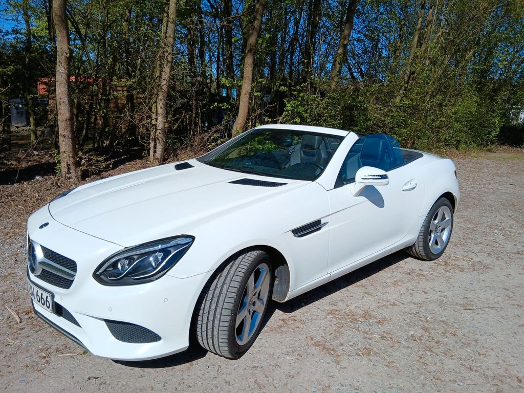 Image of Mercedes-Benz SLC 200