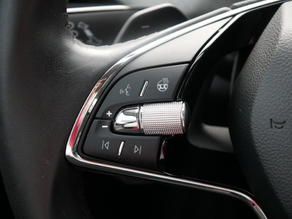 Skoda Enyaq 60 Loft LED Navi ACC Kamera Sitzheizung