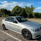 BMW 320i -