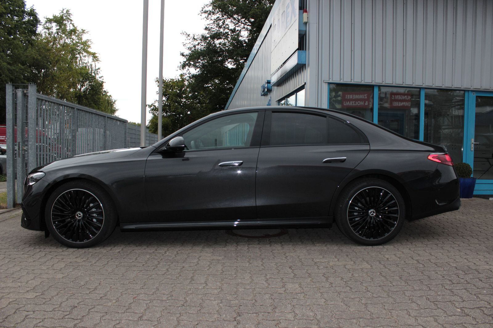 Fahrzeugabbildung Mercedes-Benz E 200 *AMG Line**Premium Plus**Superscreen*MY24*