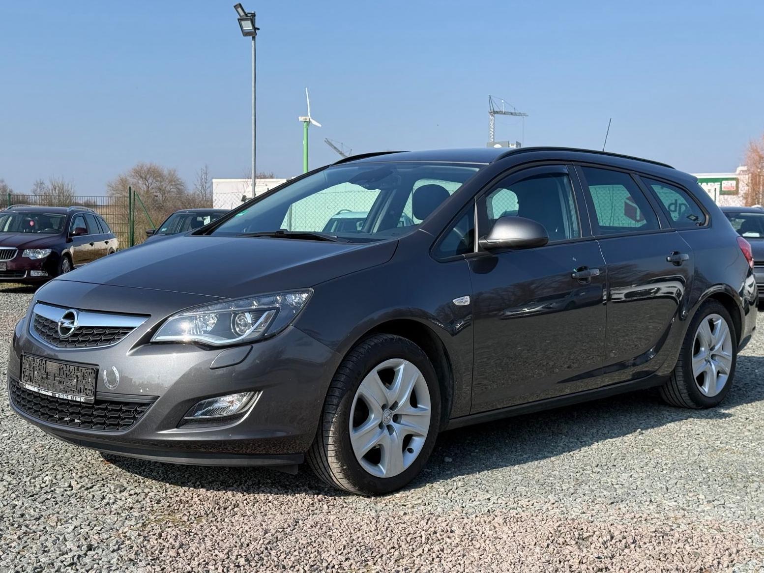 Opel Astra J Sports Tourer Design*1.Hand*Scheckheft*