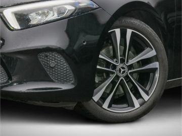 Mercedes-Benz A 180 Panodach Navi Digitales Cockpit Soundsyste