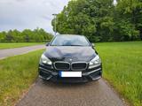BMW 216i Active Tourer*1.HAND*PDC*ALU*KLIMA*WENIG KM - BMW 216 Active Tourer aus 2017
