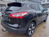 Nissan Qashqai 1.6 dCi Tekna Pano Alcantara Kamera - Nissan Qashqai mit Diesel-Antrieb: Limousine