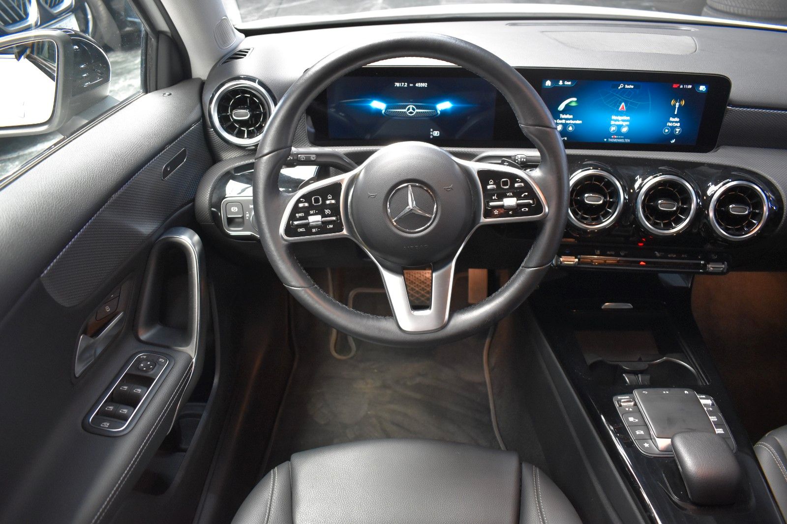 Mercedes-Benz A 250 KAMERA NAVIGATION WIDESCREEN SHZ PDC foto 2