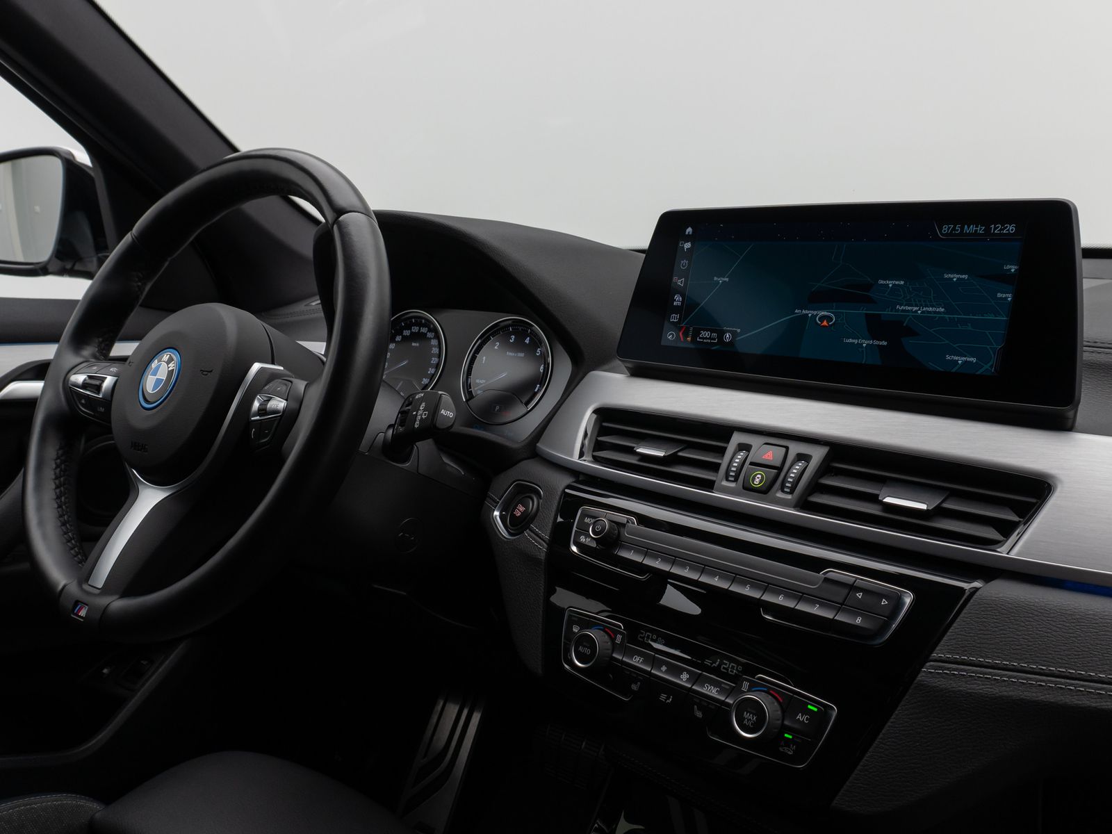 Fahrzeugabbildung BMW X1 xD25e M Sport Kamera HUD Stop&Go AHK Komfort