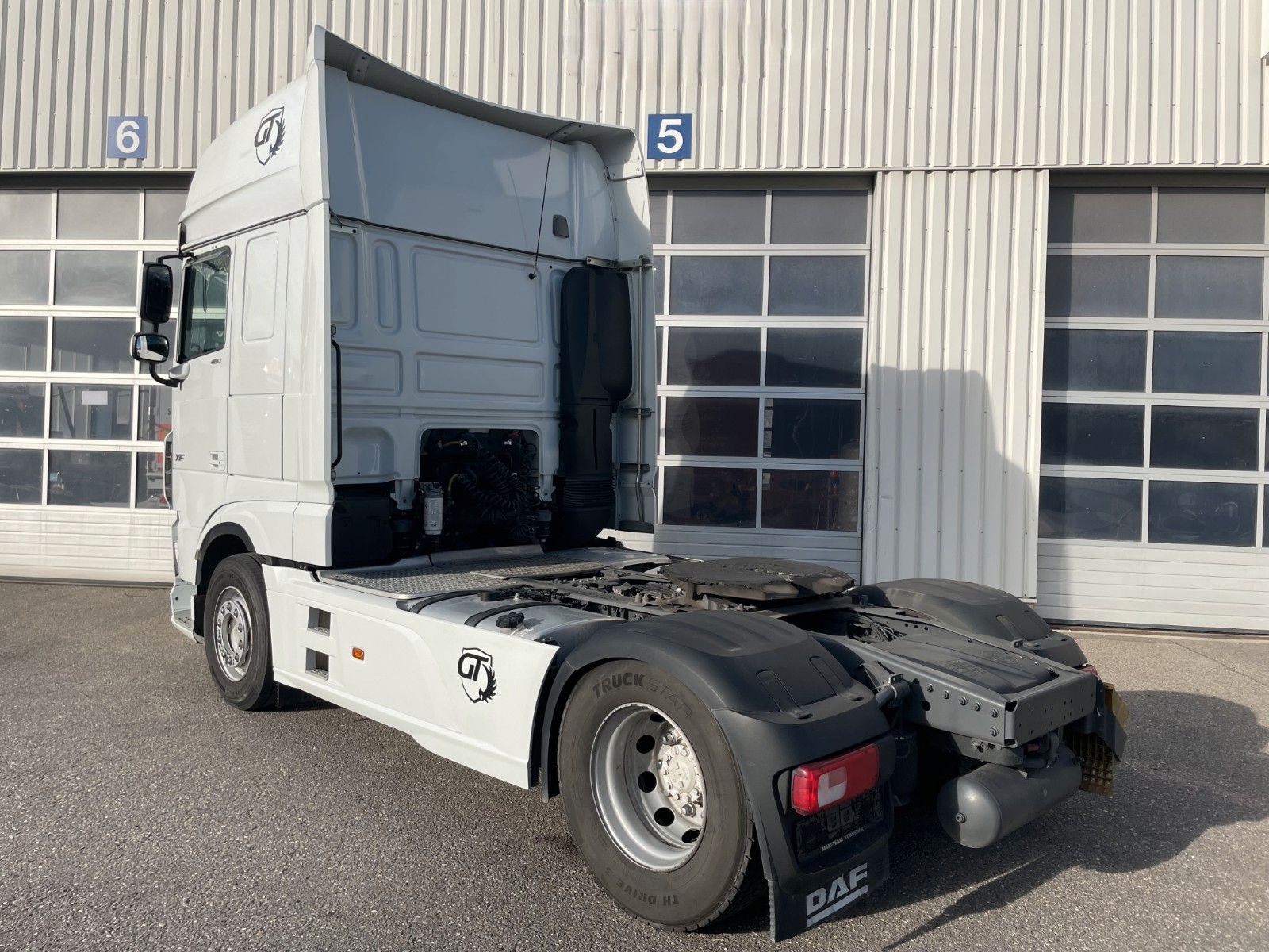 Fahrzeugabbildung DAF FT XF480 SSC, 2x Tank, Standklima, Lampenbügel