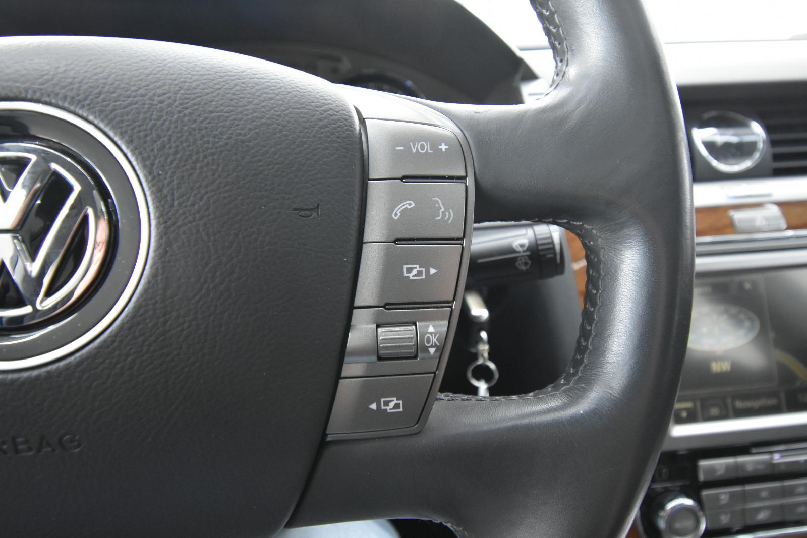 Volkswagen Phaeton V6 5.Sitzer 4Motion NAVI SHZ 4Zonenklima