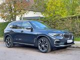BMW X5 xDrive 40 i xLine PANO/AHK/ACC/MASS - gebrauchte BMW X5 aus dem Jahr 2023