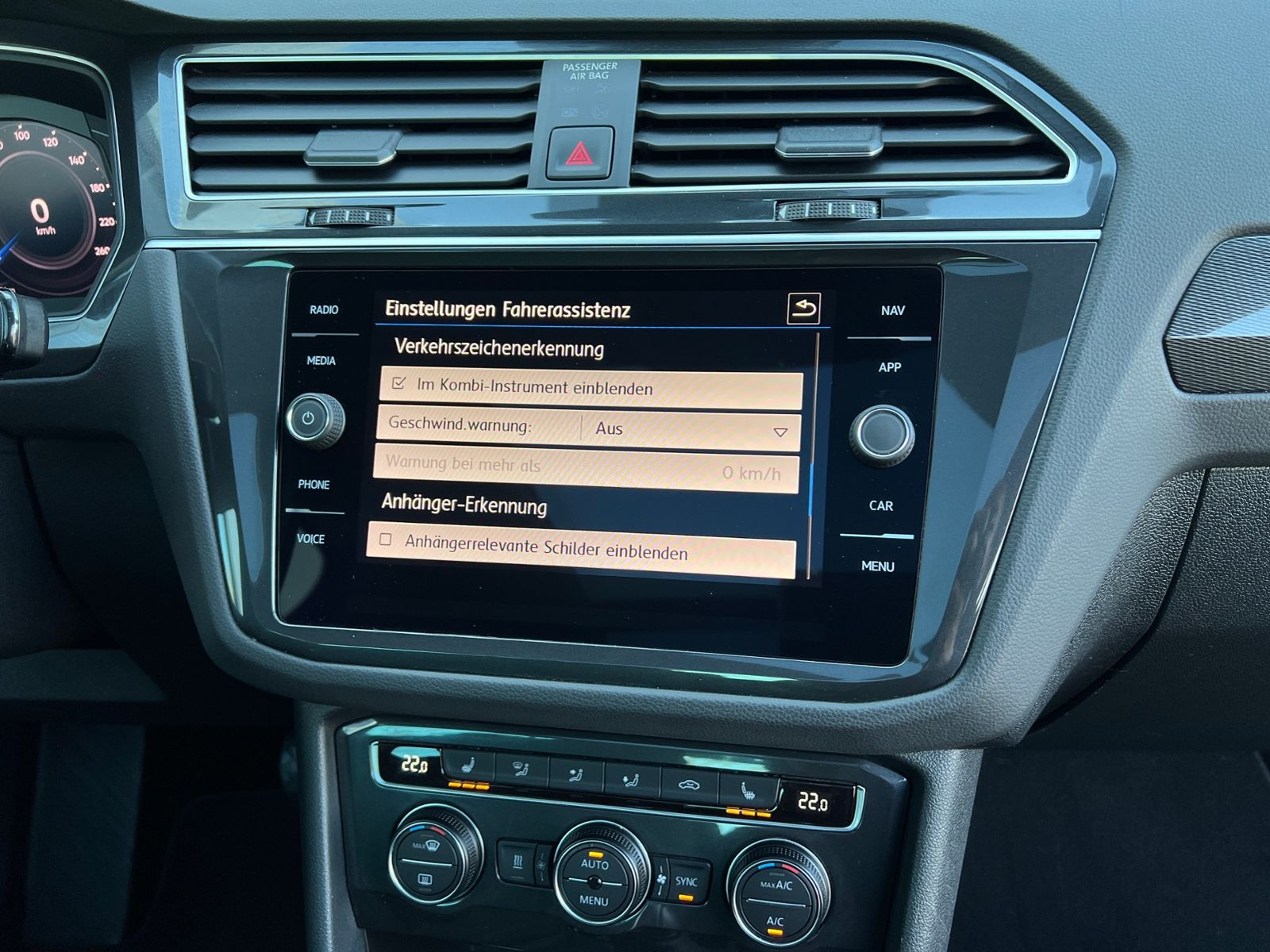 Fahrzeugabbildung Volkswagen Tiguan Highline 2.0 TSI DSG 4Motion *AHK, LED, A