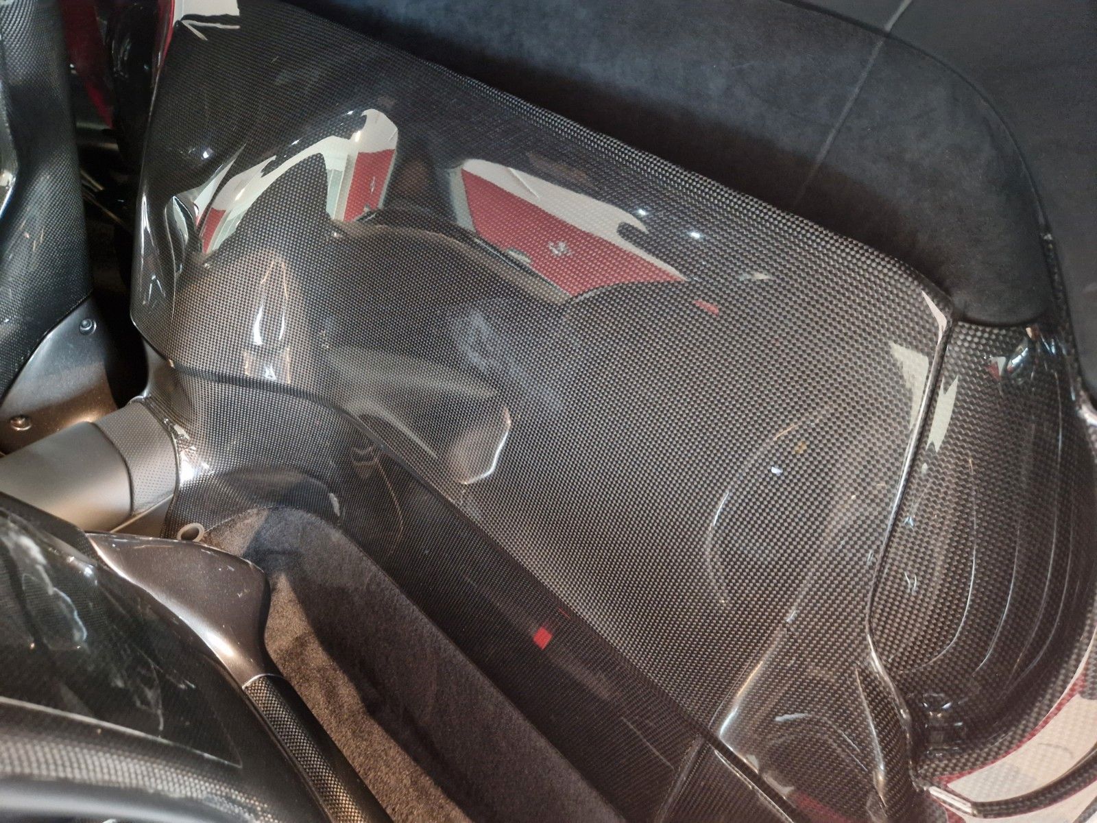 Fahrzeugabbildung Ferrari SF90*Carbon*Lift*dt.Fahrzeug*JBL*Racingsitze*